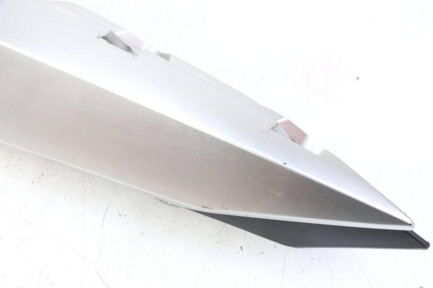 photo de LATERAL TRASEIRO ESQUERDO YAMAHA XJ6 600 (2008 - 2016) - Detalhes característicos