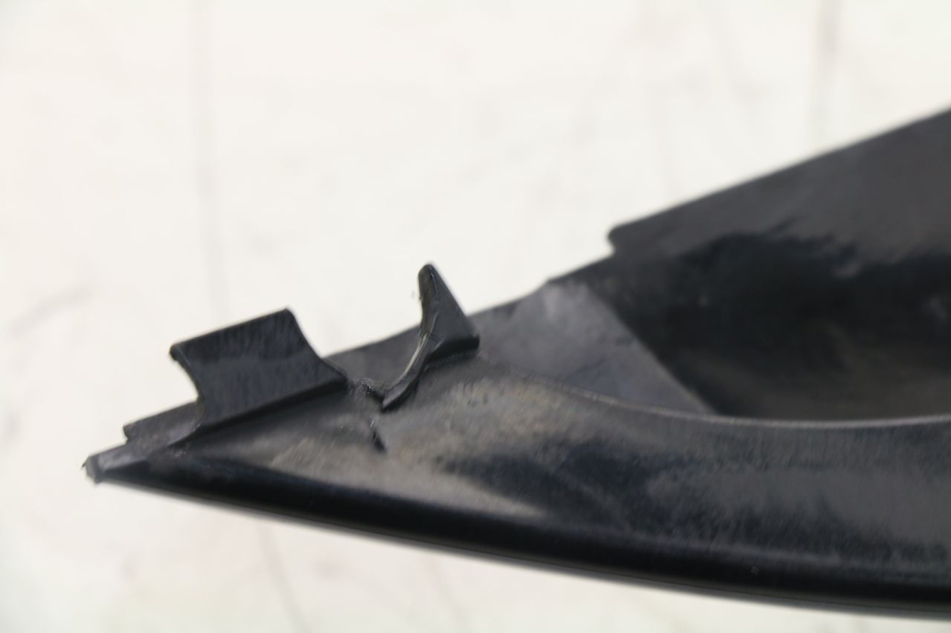 photo de LATERAL TRASEIRO ESQUERDO YAMAHA YP MAJESTY ABS 400 (2007 - 2009) - Detalhe da peça