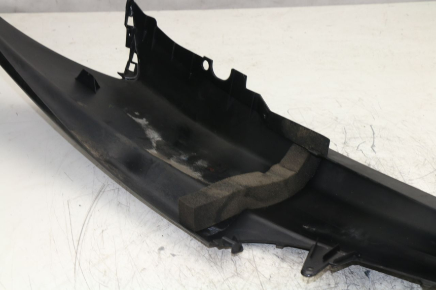 photo de LATERAL TRASEIRO ESQUERDO YAMAHA YP MAJESTY ABS 400 (2007 - 2009) - Pontos de fixação