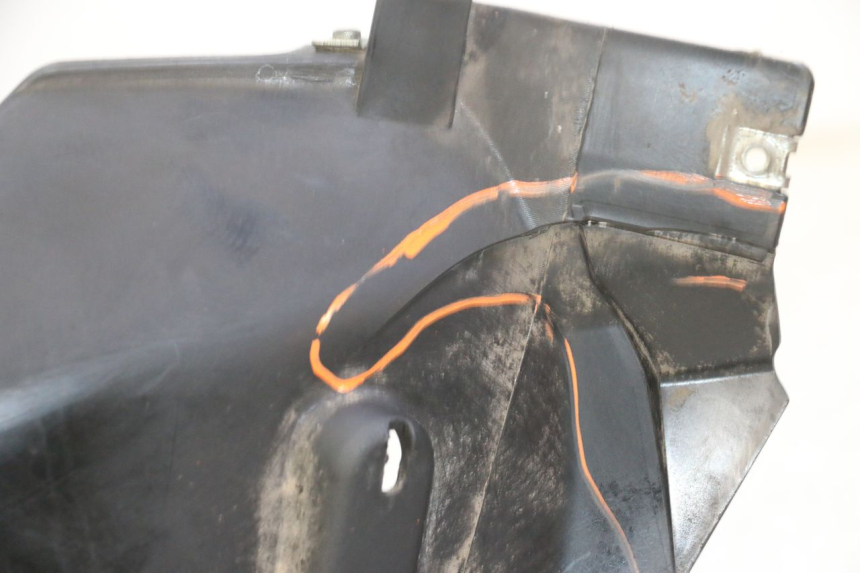 photo de LATERAL DIANTEIRO DIREITO QUADRO 4 4D 350 (2015 - 2018) - Pontos de fixação
