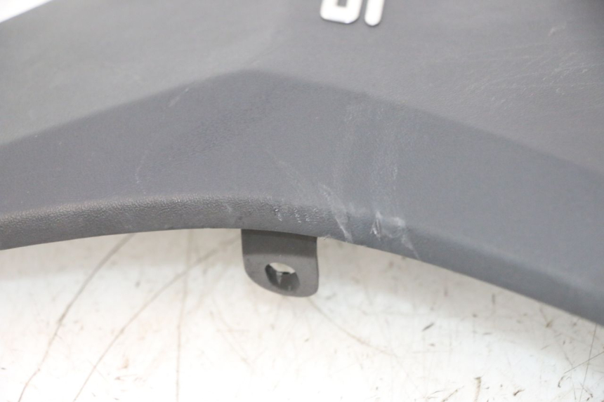 photo de LATERAL DIANTEIRO DIREITO KYMCO AGILITY CITY 16P 125 (2015 - 2024) - Detalhes característicos