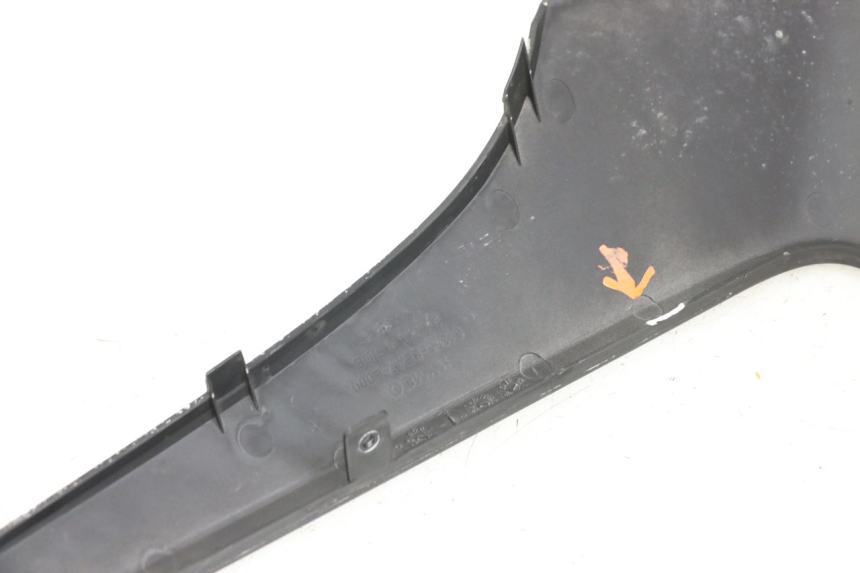 photo de LATERAL DIANTEIRO DIREITO KYMCO DINK STREET 125 (2009 - 2014) - Zoom do estado de desgaste