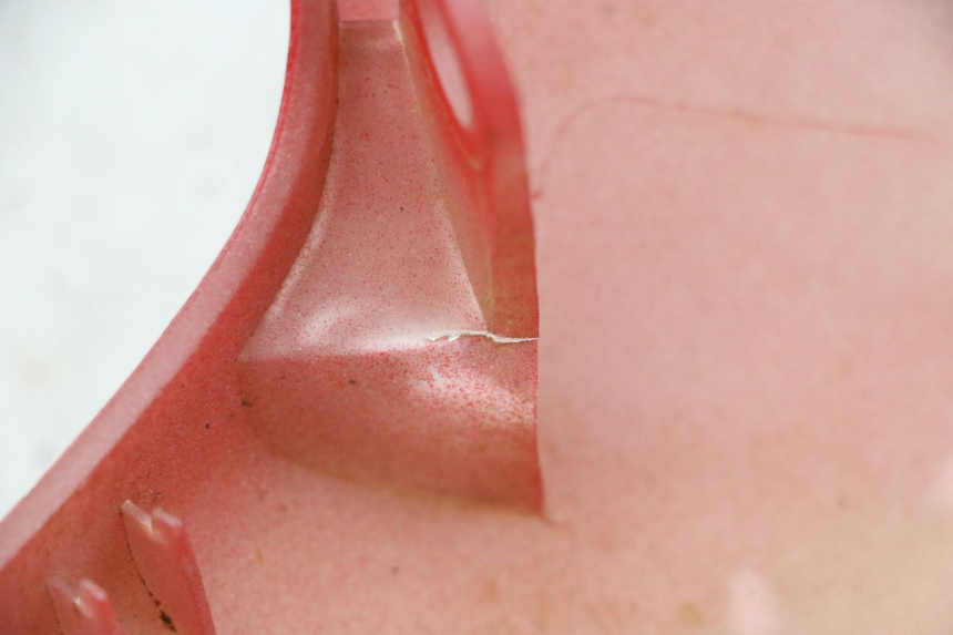 photo de LATERAL DIANTEIRO DIREITO GILERA DNA 50 (2000 - 2007) - Detalhe da peça
