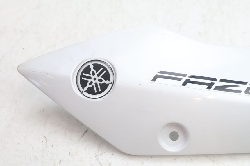 photo de PAINEL LATERAL DIANTEIRO DIREITO YAMAHA FZ8 800 (2010 - 2016) - Detalhe da peça