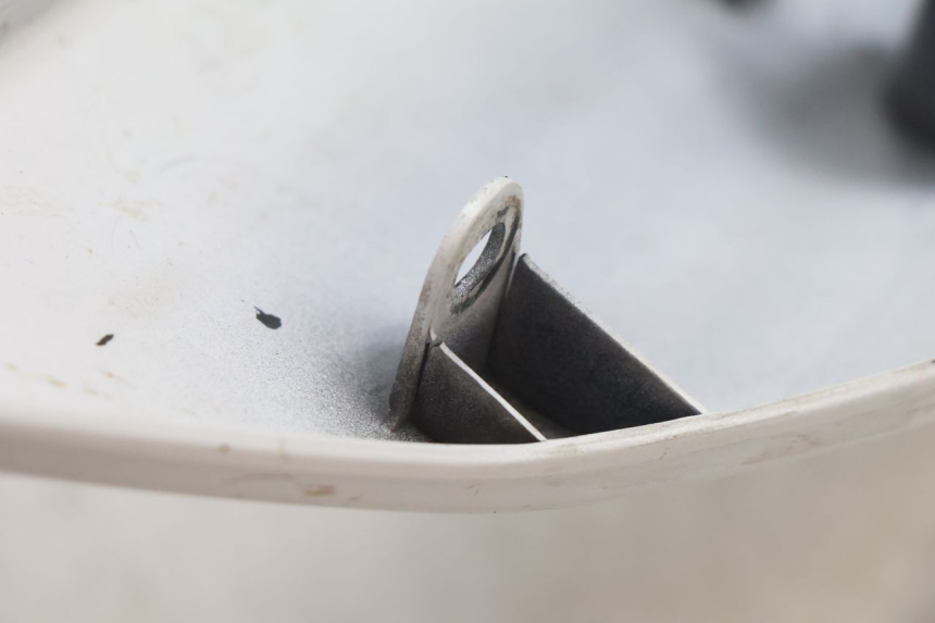 photo de PAINEL LATERAL DIANTEIRO DIREITO YAMAHA FZ8 800 (2010 - 2016) - Detalhes característicos