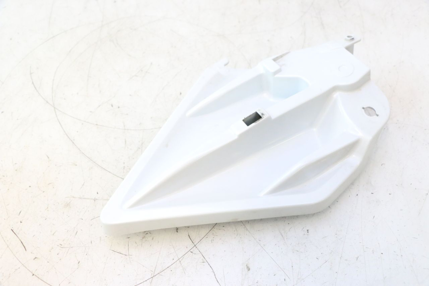 photo de PAINEL LATERAL INFERIOR DIANTEIRO DIREITO YAMAHA FZ8 800 (2010 - 2016) - Detalhe da peça
