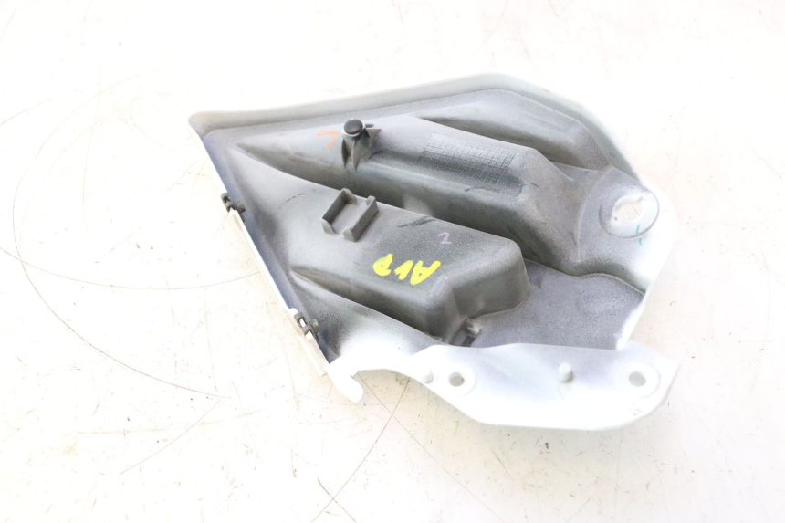 photo de PAINEL LATERAL INFERIOR DIANTEIRO DIREITO YAMAHA FZ8 800 (2010 - 2016) - Ampliação técnica