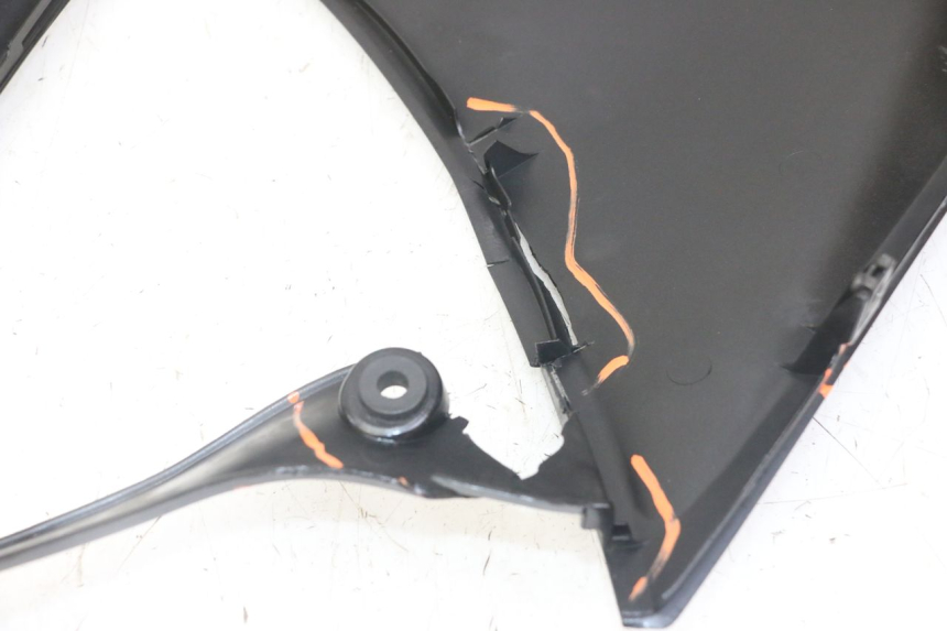 photo de LATERAL DIANTEIRO DIREITO HONDA NTV DEAUVILLE ABS 700 (2007 - 2016) - Zoom do estado de desgaste