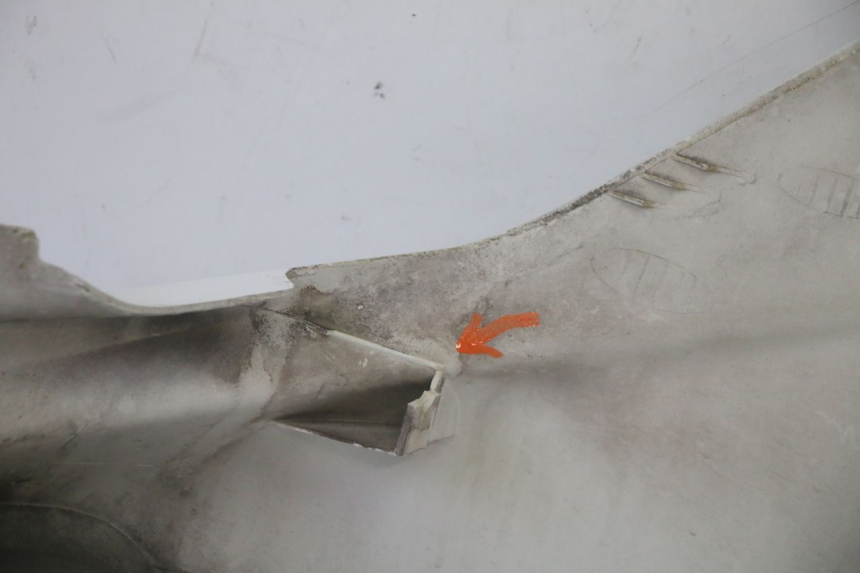 photo de LATERAL DIANTEIRO DIREITO PEUGEOT SATELIS 125 (2010 - 2012) - Pontos de fixação