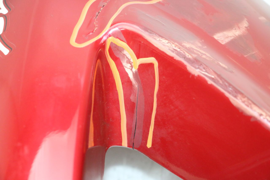 photo de LATERAL DIANTEIRO DIREITO TRIUMPH SPRINT 900 (1995 - 1998) - Detalhes característicos