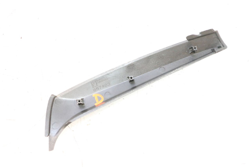 photo de FLANC LATERAL AVANT DROIT APRILIA SR MOTARD 50 (2012 - 2018) - Outro ângulo de visão