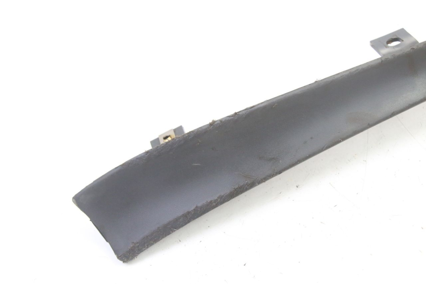 photo de LATERAL DIANTEIRO DIREITO PIAGGIO SUPER LX 125 (2000 - 2003) - Detalhe da peça