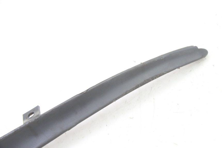 photo de LATERAL DIANTEIRO DIREITO PIAGGIO SUPER LX 125 (2000 - 2003) - Zoom do estado de desgaste