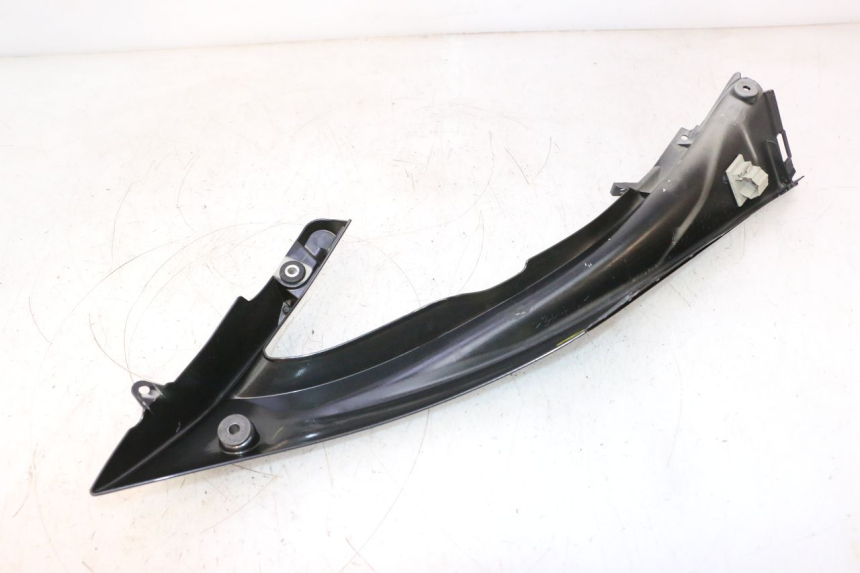 photo de PAINEL LATERAL DIANTEIRO DIREITO SUPERIOR YAMAHA YZF R6 600 (2008 - 2009) - Detalhes característicos