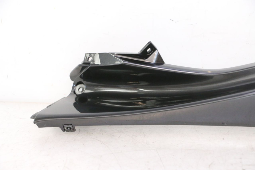 photo de PAINEL LATERAL DIANTEIRO DIREITO SUPERIOR YAMAHA YZF R6 600 (2008 - 2009) - Outro ângulo de visão