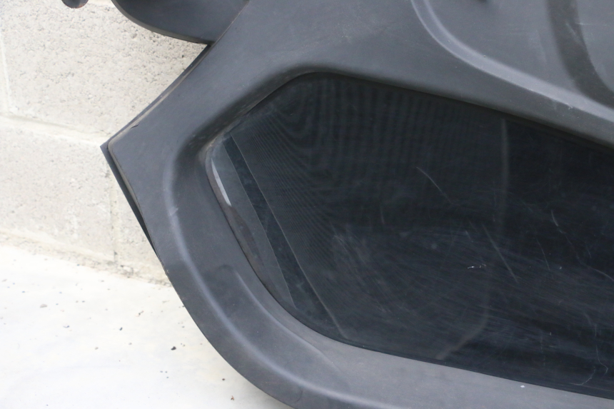 photo de PAINEL LATERAL DIANTEIRO DIREITO RENAULT TWIZY 45 (2012 - 2019) - Vista de perto