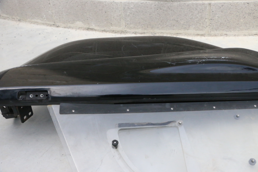 photo de PAINEL LATERAL DIANTEIRO DIREITO RENAULT TWIZY 45 (2012 - 2019) - Ângulo alternativo
