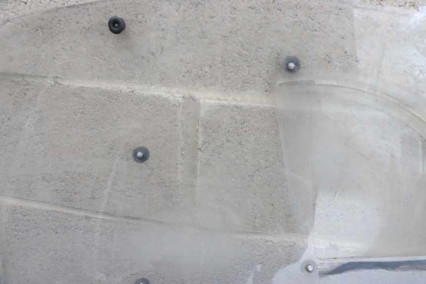 photo de PAINEL LATERAL DIANTEIRO DIREITO RENAULT TWIZY 45 (2012 - 2019) - Pontos de fixação
