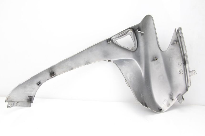 photo de LATERAL DIANTEIRO DIREITO SUZUKI UC EPICURO 125 (1999 - 2003) - Outro ângulo de visão