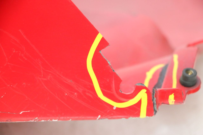 photo de PAINEL LATERAL DIANTEIRO DIREITO HONDA VFR FI RC46 800 (1998 - 2001) - Zoom do estado de desgaste