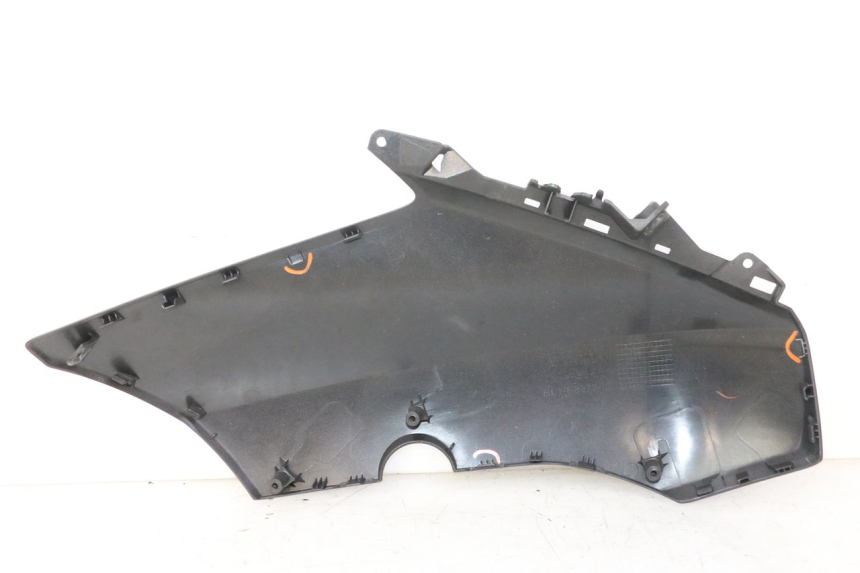 photo de LATERAL DIANTEIRO DIREITO YAMAHA XMAX X-MAX 125 (2021 - 2025) - Pontos de fixação
