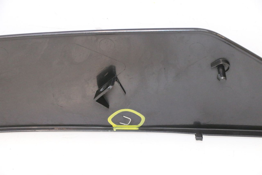 photo de PAINEL LATERAL DIANTEIRO DIREITO YAMAHA YZF R6 600 (2008 - 2009) - Estado da superfície