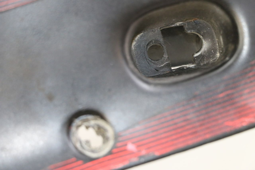 photo de LATERAL DIANTEIRO ESQUERDO APRILIA RS 50 (1999 - 2005) - Detalhe da peça