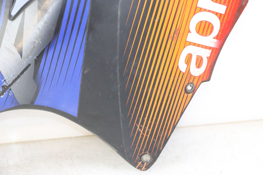 photo de LATERAL DIANTEIRO ESQUERDO APRILIA RS 50 (1999 - 2005) - Detalhes característicos