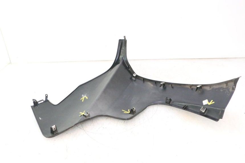 photo de PAINEL LATERAL DIANTEIRO ESQUERDO APRILIA ATLANTIC S 125 (2010 - 2013) - Detalhes característicos