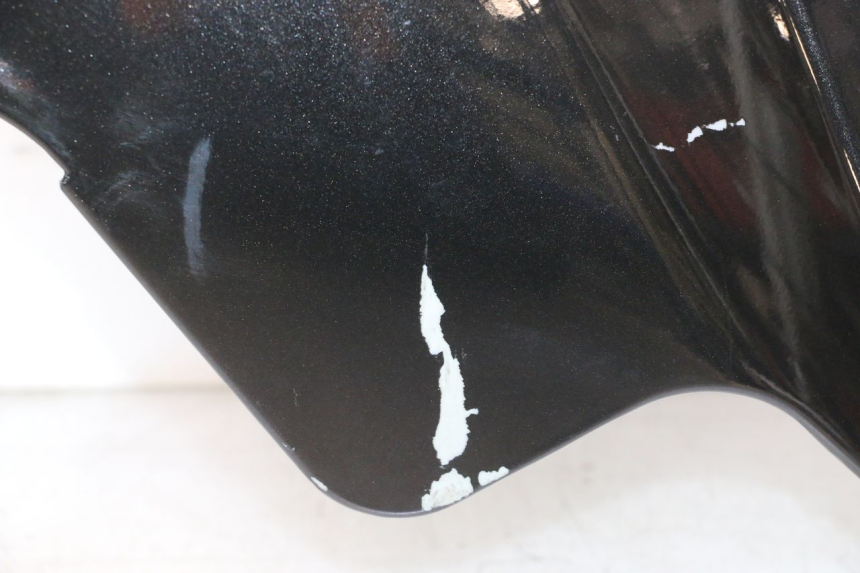 photo de PAINEL LATERAL DIANTEIRO ESQUERDO APRILIA ATLANTIC S 125 (2010 - 2013) - Zoom do estado de desgaste