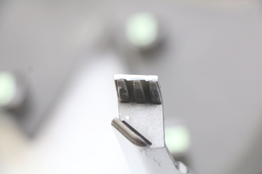 photo de LATERAL DIANTEIRO ESQUERDO PEUGEOT CITYSTAR 125 (2011 - 2017) - Zoom do estado de desgaste