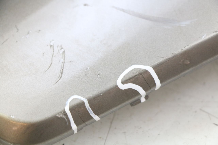 photo de LATERAL DIANTEIRO ESQUERDO PEUGEOT CITYSTAR 125 (2011 - 2017) - Pontos de fixação