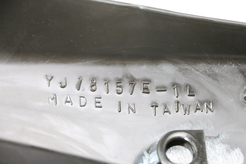 photo de LATERAL DIANTEIRO ESQUERDO DERBI SENDA SM DRD X-TREME 50 (2011 - 2017) - Detalhe da peça
