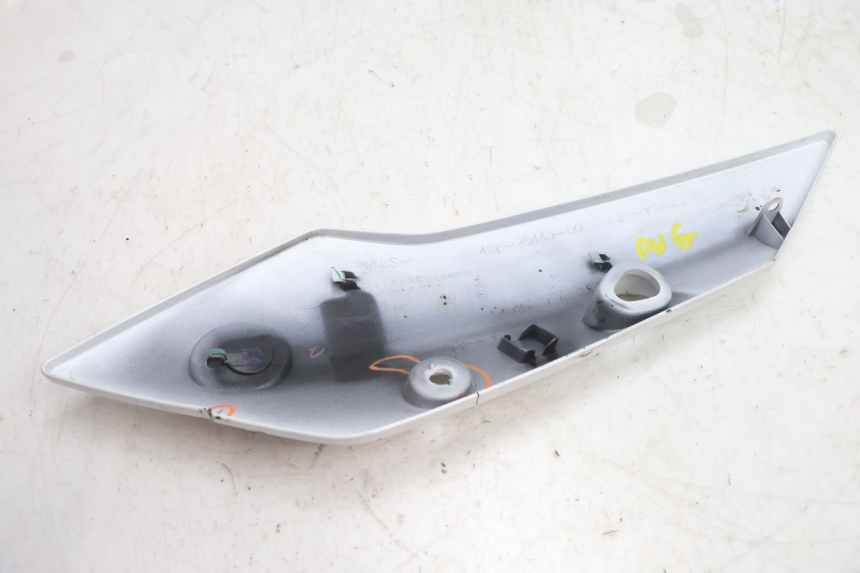 photo de PAINEL LATERAL DIANTEIRO ESQUERDO YAMAHA FZ8 800 (2010 - 2016) - Estado da superfície