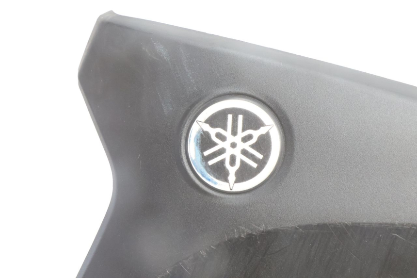 photo de PAINEL LATERAL INFERIOR DIANTEIRO ESQUERDO YAMAHA N-MAX NMAX 125 (2021 - 2024) - Detalhe da peça