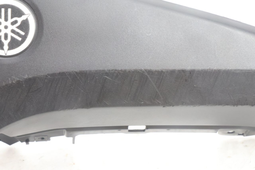 photo de PAINEL LATERAL INFERIOR DIANTEIRO ESQUERDO YAMAHA N-MAX NMAX 125 (2021 - 2024) - Outro ângulo de visão