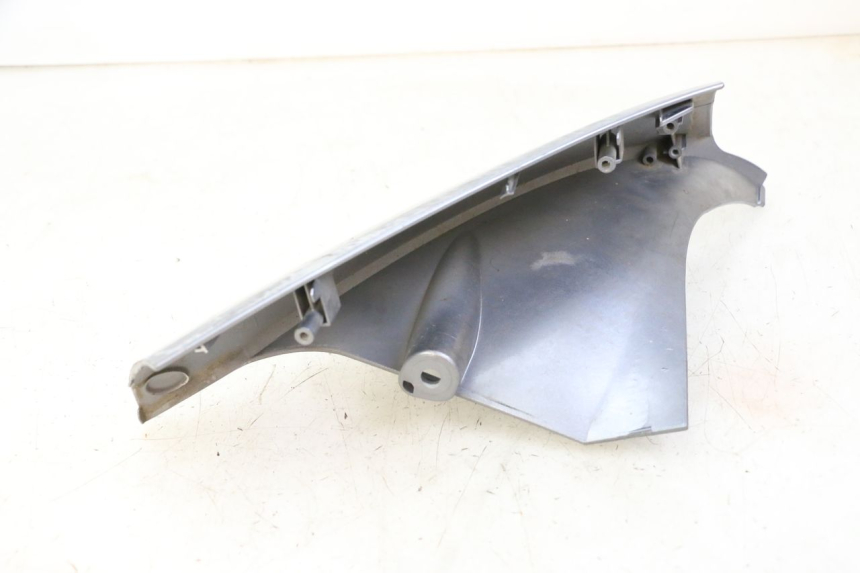 photo de LATERAL DIANTEIRO ESQUERDO SYM JOYMAX 125 (2010 - 2017) - Zoom do estado de desgaste