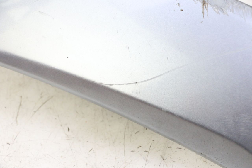 photo de LATERAL DIANTEIRO ESQUERDO SYM JOYMAX 125 (2010 - 2017) - Pontos de fixação