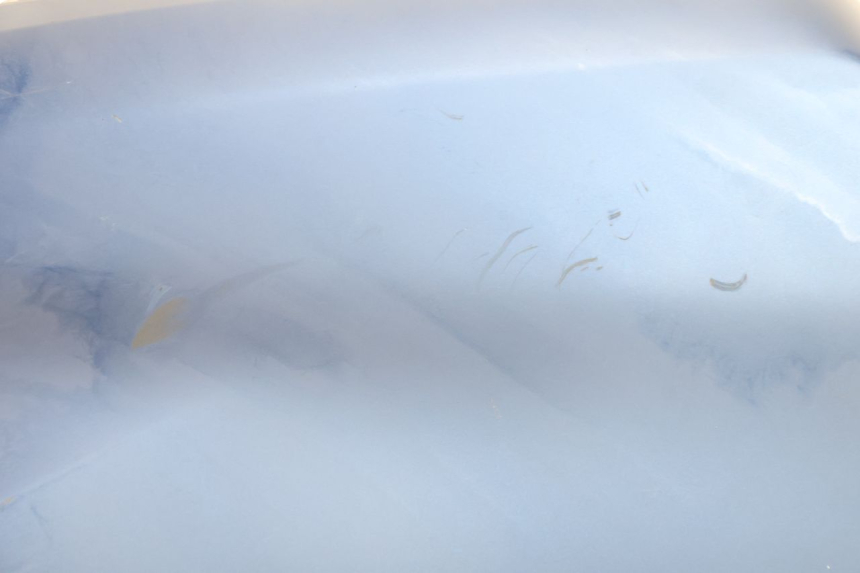 photo de PAINEL LATERAL DIANTEIRO ESQUERDO YAMAHA N-MAX NMAX 125 (2021 - 2024) - Zoom do estado de desgaste