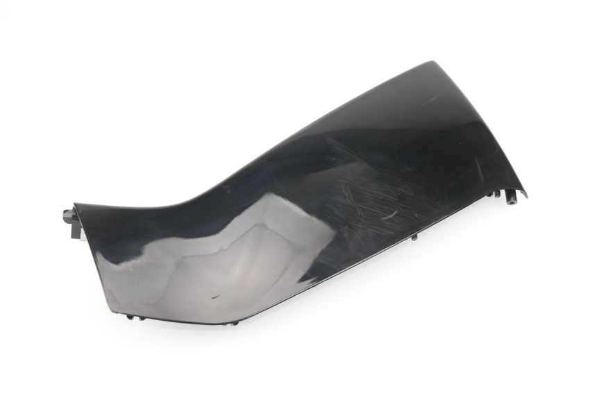 photo de LATERAL DIANTEIRO ESQUERDO APRILIA SPORT CITY 2T 50 (2008 - 2012) - Detalhe da peça