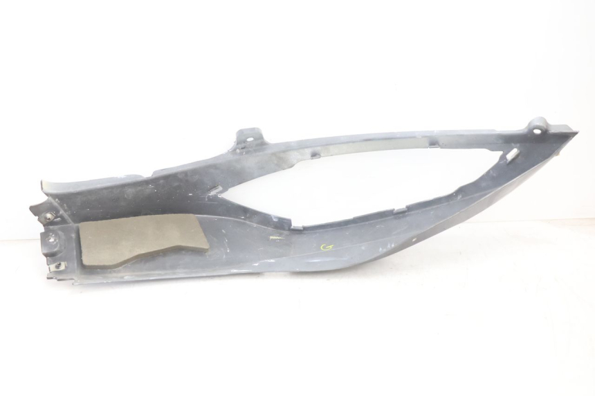 photo de PAINEL LATERAL DIANTEIRO ESQUERDO CAN-AM SPYDER RS 1000 (2008 - 2012) - Pontos de fixação