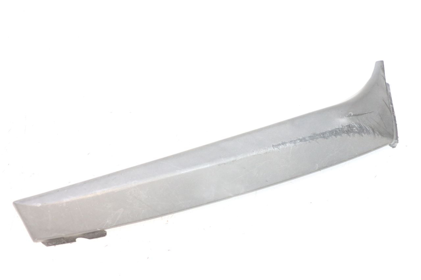 photo de LATERAL DIANTEIRO ESQUERDO APRILIA SR MOTARD 50 (2012 - 2018) - Zoom do estado de desgaste