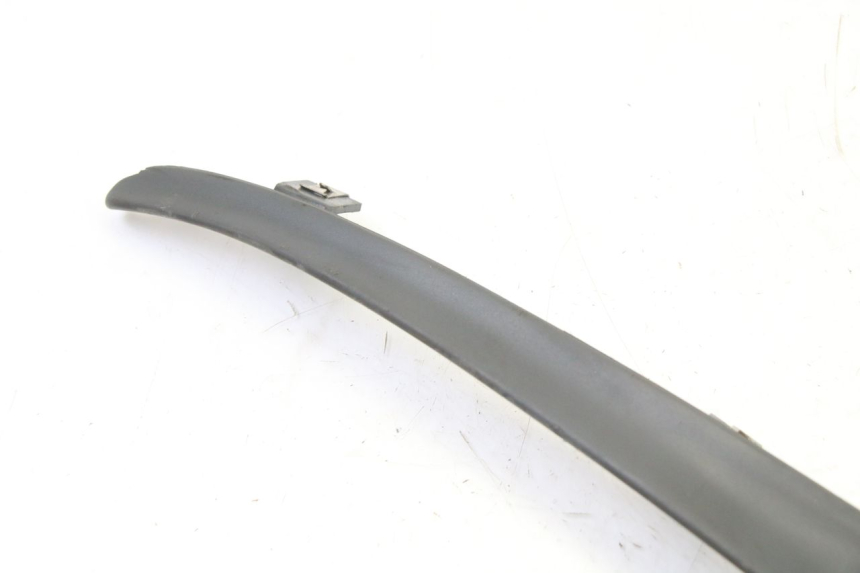 photo de LATERAL DIANTEIRO ESQUERDO PIAGGIO SUPER LX 125 (2000 - 2003) - Detalhe da peça