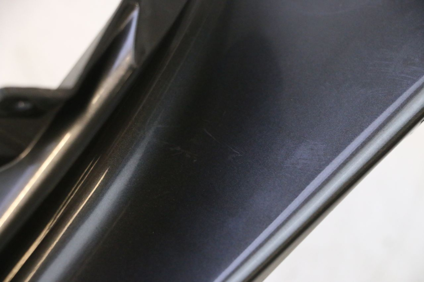 photo de PAINEL LATERAL SUPERIOR DIANTEIRO ESQUERDO YAMAHA YZF R6 600 (2008 - 2009) - Ampliação dos componentes