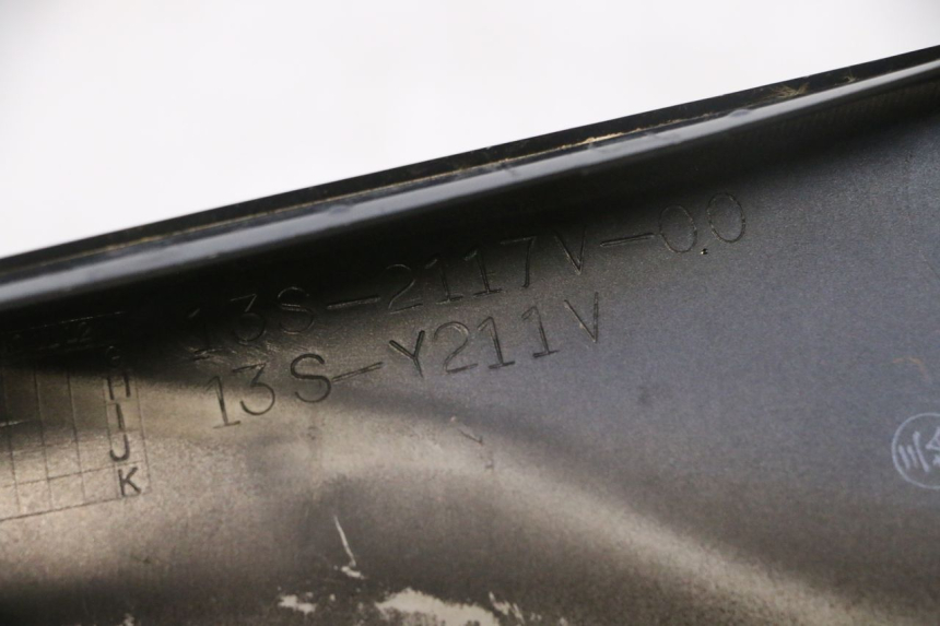 photo de PAINEL LATERAL SUPERIOR DIANTEIRO ESQUERDO YAMAHA YZF R6 600 (2008 - 2009) - Vista de perto