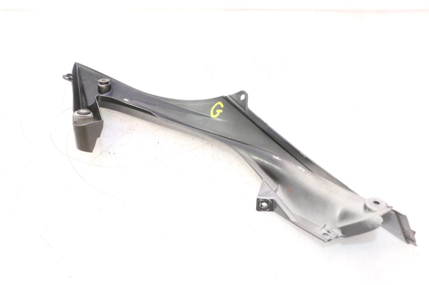photo de PAINEL LATERAL SUPERIOR DIANTEIRO ESQUERDO YAMAHA YZF R6 600 (2008 - 2009) - Marcações e referências