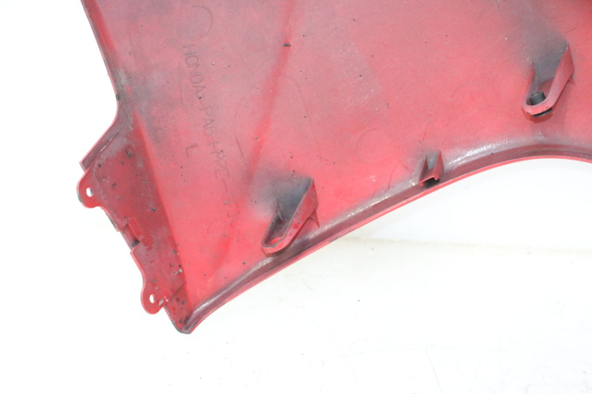 photo de PAINEL LATERAL DIANTEIRO ESQUERDO HONDA VFR FI RC46 800 (1998 - 2001) - Pontos de fixação