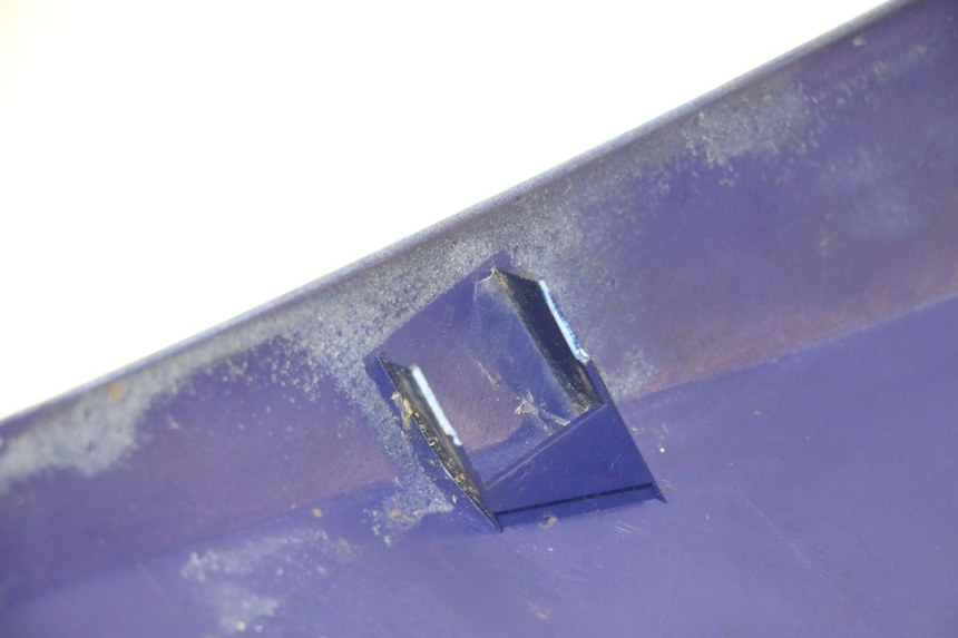 photo de PAINEL LATERAL DIANTEIRO ESQUERDO YAMAHA WAVE RUNNER GP R 1200 (2000 - 2003) - Vista geral