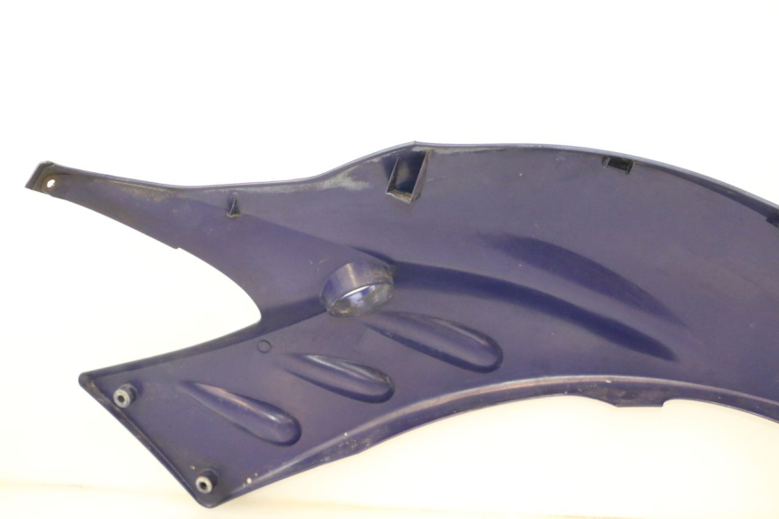 photo de PAINEL LATERAL DIANTEIRO ESQUERDO YAMAHA WAVE RUNNER GP R 1200 (2000 - 2003) - Pontos de fixação