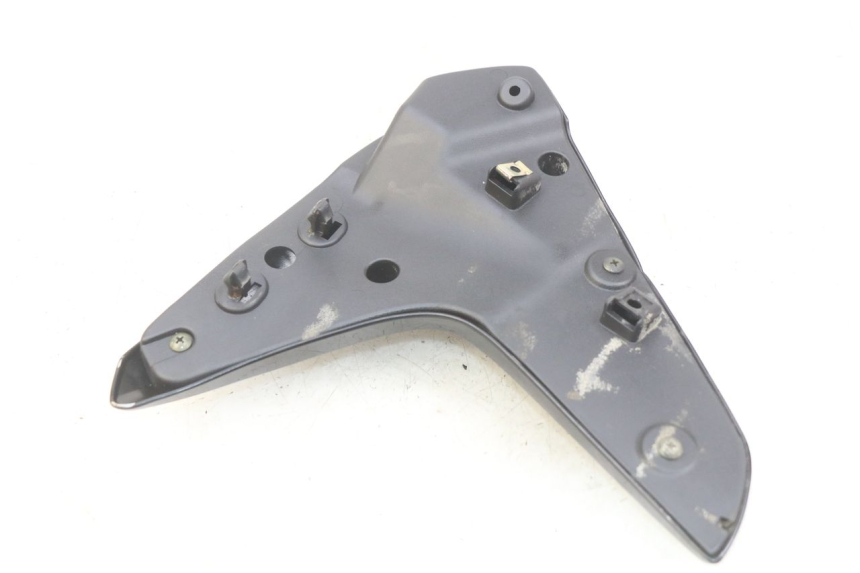 photo de LATERAL DIANTEIRO ESQUERDO SYM WOLF SB 125 (2011 - 2018) - Detalhe da peça